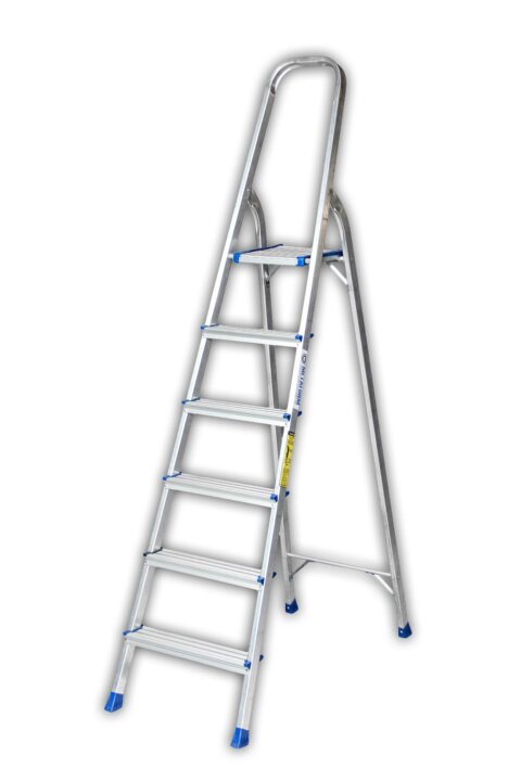 Standing step ladder